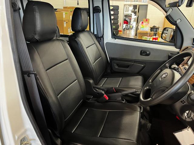 タウンエースバン ＧＬ　基本電源ユニット　シャワー付きシンク　サブバッテリー　ＩＮＮＯロッドホルダー　リフトＵＰ　エクストリームＪジャーニーＡＷ　マキシスバックショットタイヤ　ＹＡＫＩＭＡラック　ナビ　フロント／リアカメラ（12枚目）