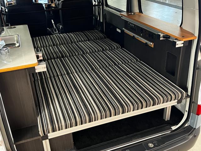 タウンエースバン ＧＬ　基本電源ユニット　シャワー付きシンク　サブバッテリー　ＩＮＮＯロッドホルダー　リフトＵＰ　エクストリームＪジャーニーＡＷ　マキシスバックショットタイヤ　ＹＡＫＩＭＡラック　ナビ　フロント／リアカメラ（18枚目）