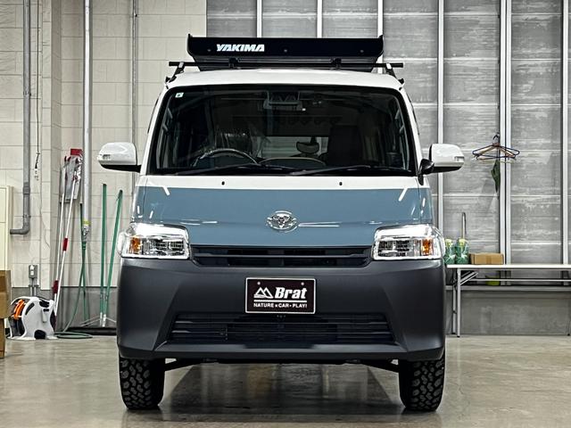タウンエースバン ＧＬ　基本電源ユニット　シャワー付きシンク　サブバッテリー　ＩＮＮＯロッドホルダー　リフトＵＰ　エクストリームＪジャーニーＡＷ　マキシスバックショットタイヤ　ＹＡＫＩＭＡラック　ナビ　フロント／リアカメラ（25枚目）