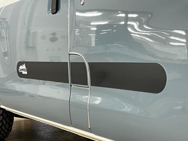 タウンエースバン ＧＬ　基本電源ユニット　シャワー付きシンク　サブバッテリー　ＩＮＮＯロッドホルダー　リフトＵＰ　エクストリームＪジャーニーＡＷ　マキシスバックショットタイヤ　ＹＡＫＩＭＡラック　ナビ　フロント／リアカメラ（41枚目）