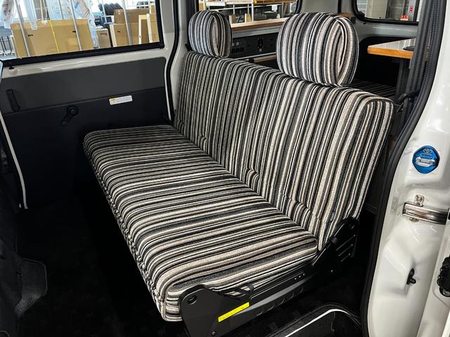 タウンエースバン ＧＬ　基本電源ユニット　シャワー付きシンク　サブバッテリー　ＩＮＮＯロッドホルダー　リフトＵＰ　エクストリームＪジャーニーＡＷ　マキシスバックショットタイヤ　ＹＡＫＩＭＡラック　ナビ　フロント／リアカメラ（68枚目）