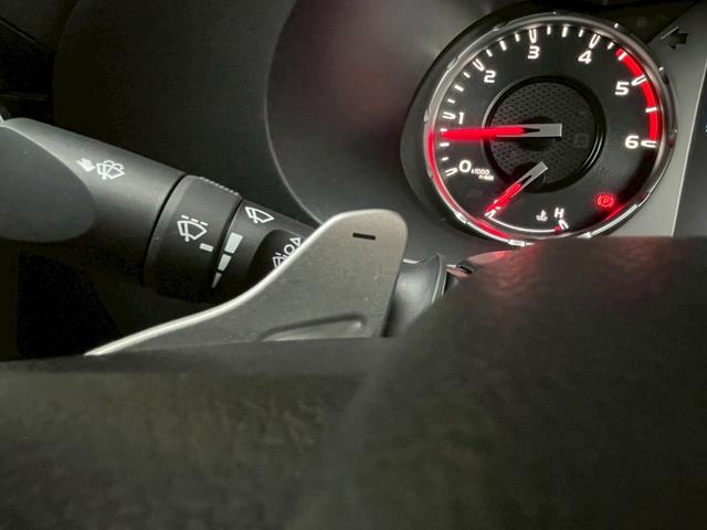 ハイラックス Ｚ　ＧＲスポーツ　リフトアップ　減衰調整式ショック　ＫＭＣ／ＡＺＴＥＣ新品アルミホイール　ＴＯＹＯオープンカントリー新品タイヤ　トノカバー　ベッドライナ　ディスプレイオーディオ　全方位カメラ　クルコン　ＥＴＣ２．０（4枚目）