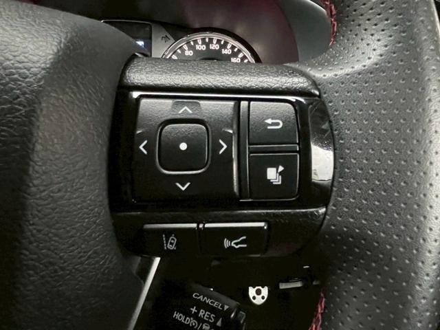 ハイラックス Ｚ　ＧＲスポーツ　リフトアップ　減衰調整式ショック　ＫＭＣ／ＡＺＴＥＣ新品アルミホイール　ＴＯＹＯオープンカントリー新品タイヤ　トノカバー　ベッドライナ　ディスプレイオーディオ　全方位カメラ　クルコン　ＥＴＣ２．０（11枚目）
