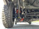 ハイブリッドＦ　自社新車仕入れカスタム　タコマ風グリル　１インチリフトアップ　ＴＯＹＯオープンカントリーホワイトレター新品Ｒ／Ｔタイヤ　ＢＫＭヘッド／テールライト　ＷＥＤＳ１４インチ新品アルミ　グレイスシートカバー（29枚目）