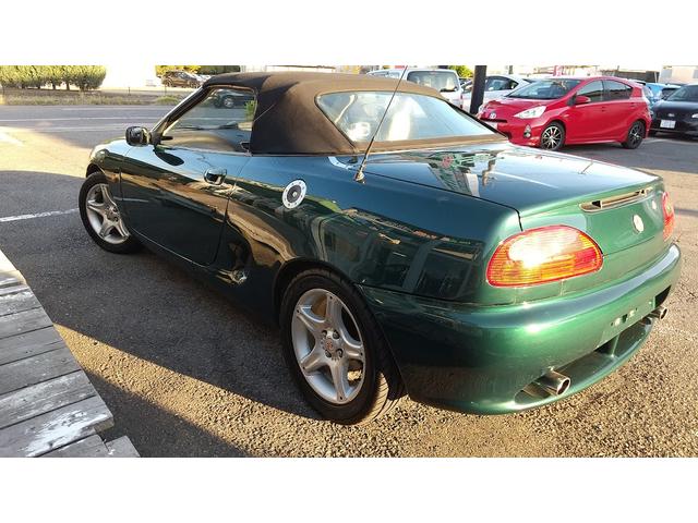 ＭＧＦ 　社外ＨＩＤユニット　純正アルミホイール　キーレス　セキュリティ　５速マニュアル車　運転席エアバッグ　助手席エアバッグ　ＡＢＳ（8枚目）