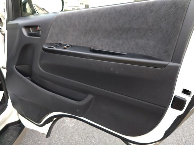 ハイエースワゴン グランドキャビン 実走行 地デジナビ リヤカメラ 盗難防止付き Wエアコン 4WD(10枚目)