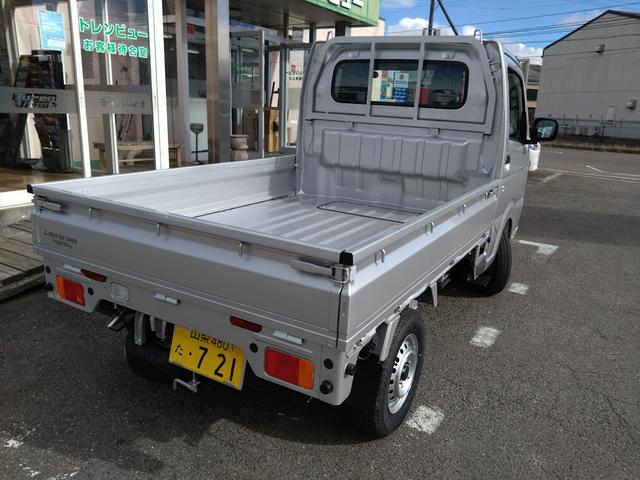 ミニキャブトラック Ｍ　登録未使用車　キーレス　エアコン　パワステ　パワーウィンドウ　バックソナー（5枚目）