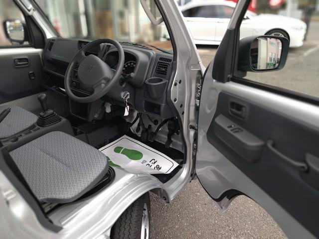 ミニキャブトラック Ｍ　登録未使用車　キーレス　エアコン　パワステ　パワーウィンドウ　バックソナー（13枚目）