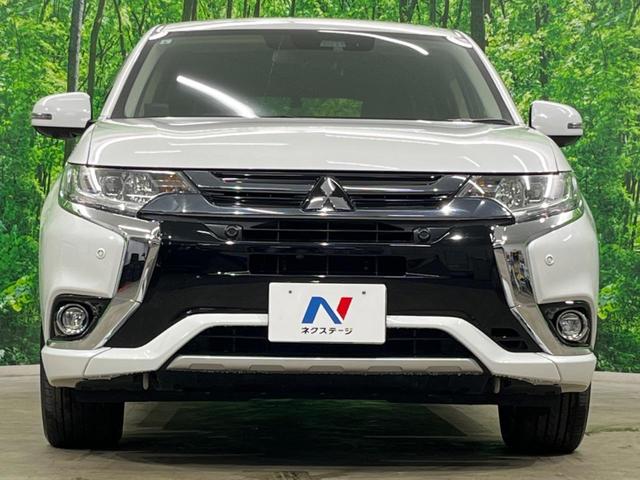 アウトランダーＰＨＥＶ Ｇプレミアムパッケージ　４ＷＤ　純正ＤＶＤナビ　全周囲カメラ　電動リアゲート　レザーシート　パワーシート　ドラレコ　コーナーセンサー　スマートキー　ビルトインＥＴＣ　クルコン　オートライト　オートエアコン（15枚目）