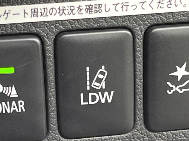 アウトランダーＰＨＥＶ Ｇプレミアムパッケージ　４ＷＤ　純正ＤＶＤナビ　全周囲カメラ　電動リアゲート　レザーシート　パワーシート　ドラレコ　コーナーセンサー　スマートキー　ビルトインＥＴＣ　クルコン　オートライト　オートエアコン（40枚目）