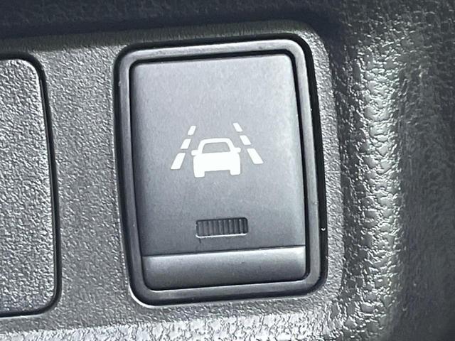 ノート ｅ－パワー　メダリスト　全周囲カメラ　衝突被害軽減システム　ＬＥＤヘッド　ＥＴＣ　車線逸脱警報　オートライト　オートエアコン　純正１５インチアルミ　Ｂｌｕｅｔｏｏｔｈ　ＣＤ　ＤＶＤ再生　フルセグ（5枚目）