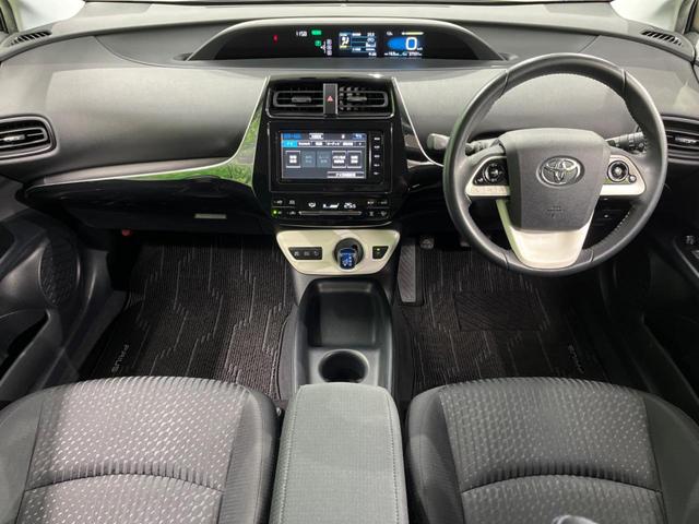 プリウス S 4WD 純正SDナビ バックカメラ 寒冷地仕様 禁煙車 スマートキー LEDヘッド ビルトインETC オートライト デュアルエアコン 純正16インチアルミ Bluetooth CD DVD再生(2枚目)