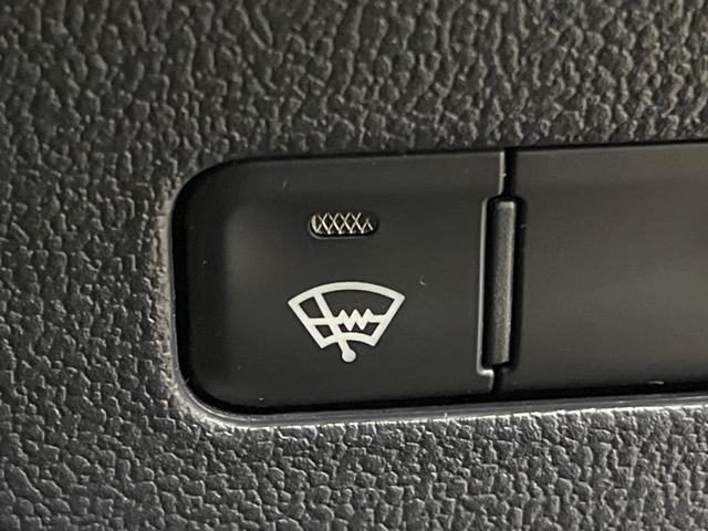 プリウス S 4WD 純正SDナビ バックカメラ 寒冷地仕様 禁煙車 スマートキー LEDヘッド ビルトインETC オートライト デュアルエアコン 純正16インチアルミ Bluetooth CD DVD再生(4枚目)