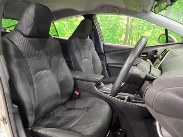 プリウス S 4WD 純正SDナビ バックカメラ 寒冷地仕様 禁煙車 スマートキー LEDヘッド ビルトインETC オートライト デュアルエアコン 純正16インチアルミ Bluetooth CD DVD再生(7枚目)