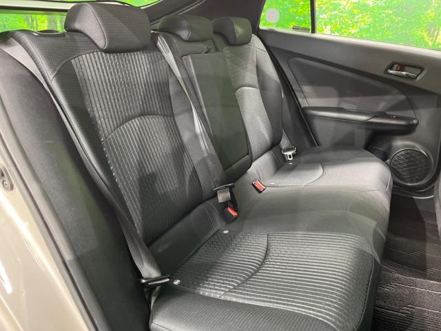 プリウス S 4WD 純正SDナビ バックカメラ 寒冷地仕様 禁煙車 スマートキー LEDヘッド ビルトインETC オートライト デュアルエアコン 純正16インチアルミ Bluetooth CD DVD再生(8枚目)