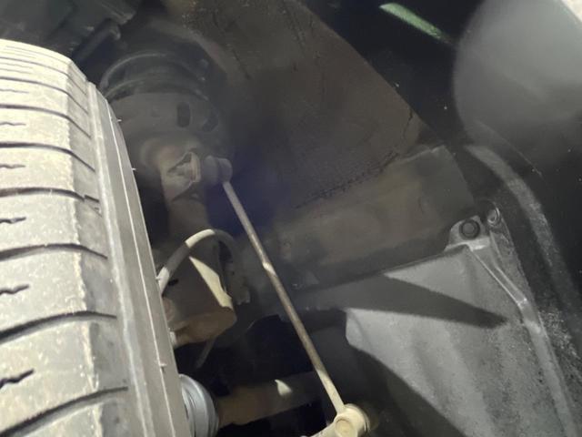 プリウス S 4WD 純正SDナビ バックカメラ 寒冷地仕様 禁煙車 スマートキー LEDヘッド ビルトインETC オートライト デュアルエアコン 純正16インチアルミ Bluetooth CD DVD再生(20枚目)