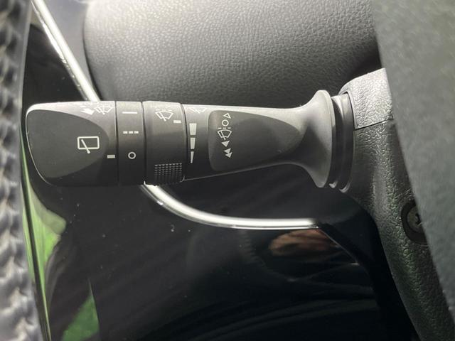 プリウス S 4WD 純正SDナビ バックカメラ 寒冷地仕様 禁煙車 スマートキー LEDヘッド ビルトインETC オートライト デュアルエアコン 純正16インチアルミ Bluetooth CD DVD再生(25枚目)