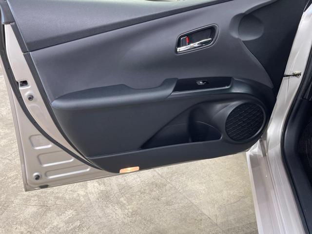 プリウス S 4WD 純正SDナビ バックカメラ 寒冷地仕様 禁煙車 スマートキー LEDヘッド ビルトインETC オートライト デュアルエアコン 純正16インチアルミ Bluetooth CD DVD再生(43枚目)