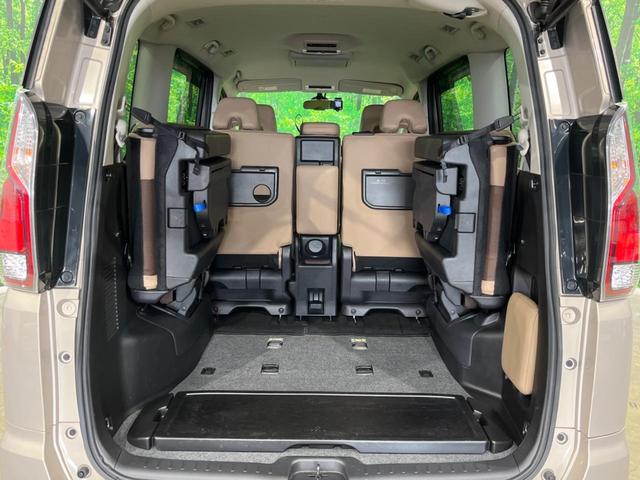 セレナ ハイウェイスター　４ＷＤ　両側電動ドア　ＳＤナビ　後席モニター　バックカメラ　衝突被害軽減システム　禁煙車　ハーフレザーシート　ドラレコ　スマートキー　ＬＥＤヘッド　ビルトインＥＴＣ　クルコン　オートライト（10枚目）