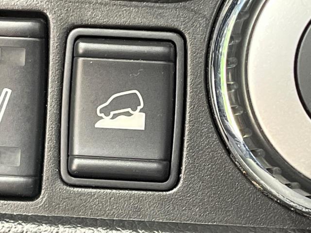 エクストレイル 20X エマージェンシーブレーキパッケージ 4WD 純正SDナビ バックカメラ 禁煙車 コーナーセンサー スマートキー LEDヘッド ビルトインETC オートライト デュアルエアコン 純正17インチアルミ Bluetooth CD DVD再生(29枚目)