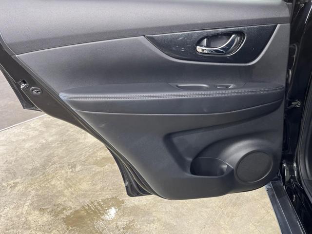 エクストレイル 20X エマージェンシーブレーキパッケージ 4WD 純正SDナビ バックカメラ 禁煙車 コーナーセンサー スマートキー LEDヘッド ビルトインETC オートライト デュアルエアコン 純正17インチアルミ Bluetooth CD DVD再生(37枚目)