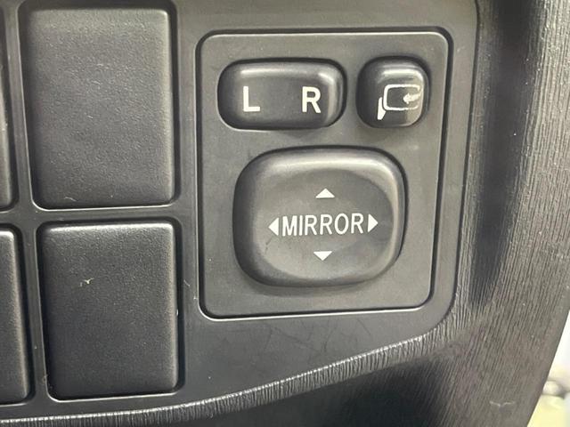 プリウス S SDナビ バックカメラ ハーフレザーシート スマートキー HIDヘッド ビルトインETC オートライト オートエアコン 純正15インチアルミ(31枚目)