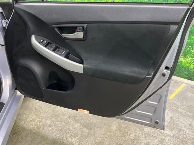 プリウス S SDナビ バックカメラ ハーフレザーシート スマートキー HIDヘッド ビルトインETC オートライト オートエアコン 純正15インチアルミ(35枚目)