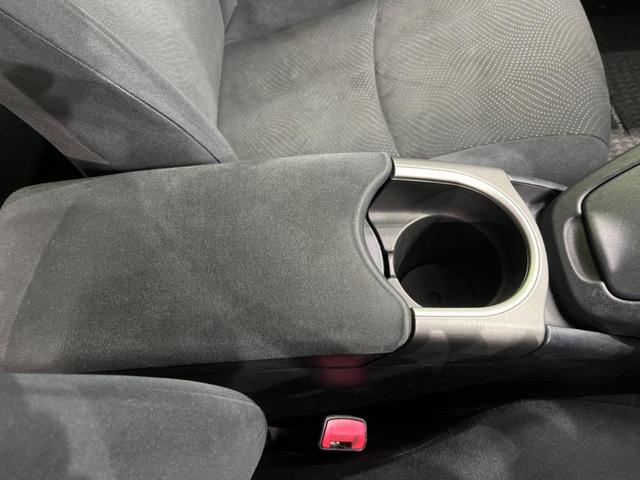 プリウス S SDナビ バックカメラ ハーフレザーシート スマートキー HIDヘッド ビルトインETC オートライト オートエアコン 純正15インチアルミ(42枚目)