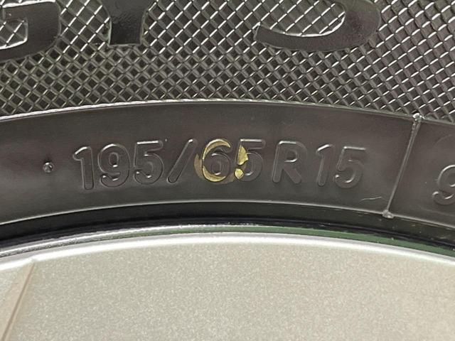 プリウス S SDナビ バックカメラ ハーフレザーシート スマートキー HIDヘッド ビルトインETC オートライト オートエアコン 純正15インチアルミ(55枚目)