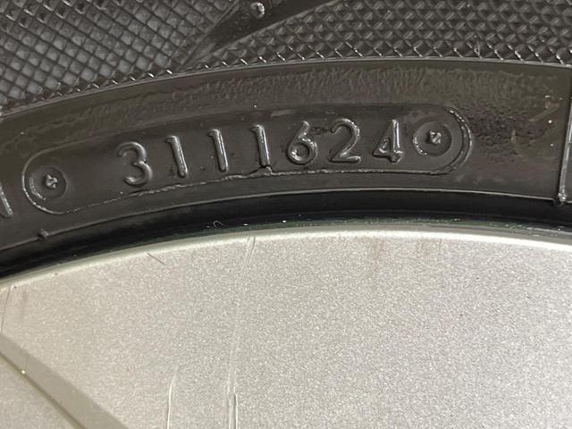 プリウス S SDナビ バックカメラ ハーフレザーシート スマートキー HIDヘッド ビルトインETC オートライト オートエアコン 純正15インチアルミ(56枚目)