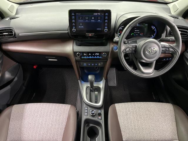 ヤリスクロス ハイブリッドZ 4WD バックカメラ 寒冷地仕様 衝突被害軽減システム レーダークルーズ ハーフレザーシート パワーシート スマートキー LEDヘッド ETC オートライト オートエアコン 純正18インチアルミ(2枚目)