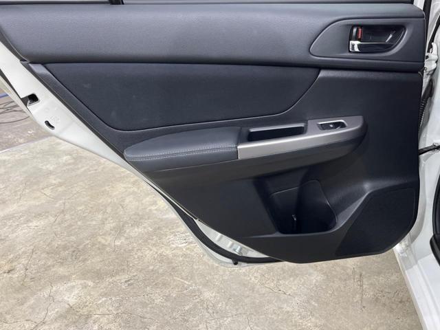 インプレッサスポーツ 2.0iアイサイト 4WD バックカメラ 衝突被害軽減システム レーダークルーズ スマートキー HIDヘッド ビルトインETC オートライト デュアルエアコン 純正16インチアルミ Bluetooth CD DVD再生(35枚目)