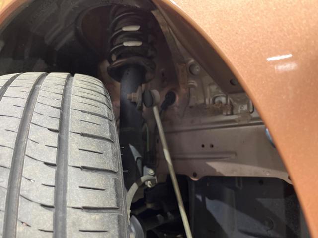 お車を安心してお乗りいただく為には、足回りの定期点検が欠かせません。サービスサポート（有償保証）では無料点検もご提供しており、安心のカーライフをお過ごしいただけるサポート体制が整っています。