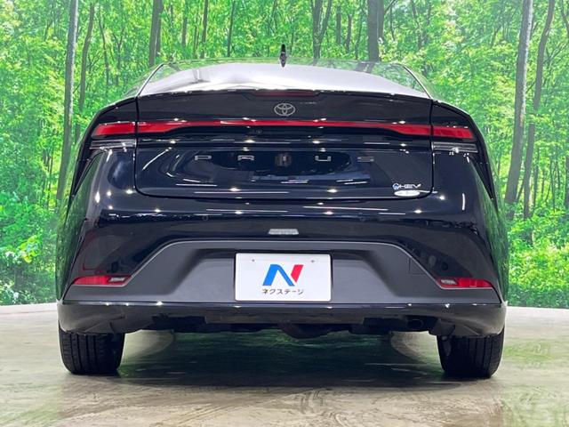 プリウス Ｇ　４ＷＤ　バックカメラ　寒冷地仕様　セーフティセンス　レーダークルーズ　純正８型ディスプレイ　禁煙車　ドラレコ　コーナーセンサー　ＬＥＤヘッド　ＥＴＣ　純正１９インチＡＷ　オートハイビーム　オートライト（15枚目）