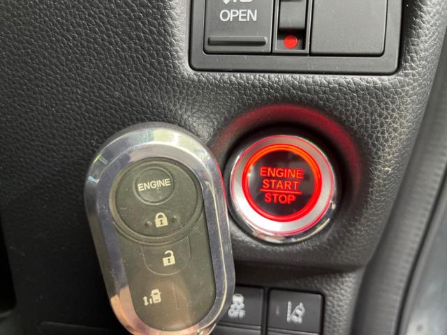 Ｎ－ＢＯＸカスタム Ｇ・Ｌホンダセンシング　４ＷＤ　電動スライドドア　バックカメラ　衝突被害軽減システム　禁煙車　ドラレコ　スマートキー　ＬＥＤヘッド　ビルトインＥＴＣ　純正１４インチアルミ　オートライト　オートエアコン　Ｂｌｕｅｔｏｏｔｈ（7枚目）