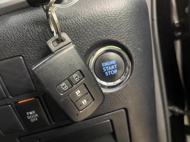 アルファード ２．５Ｓ　４ＷＤ　両側電動ドア　後席モニター　バックカメラ　寒冷地仕様　衝突被害軽減システム　レーダークルーズ　レザーシート　コーナーセンサー　スマートキー　ＬＥＤヘッド　ビルトインＥＴＣ（6枚目）