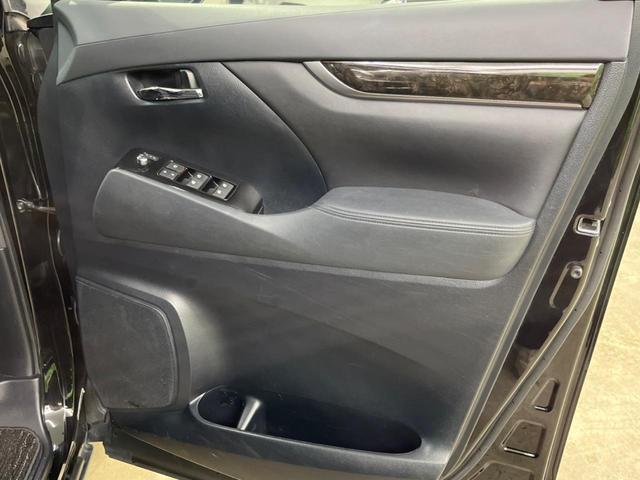 アルファード ２．５Ｓ　４ＷＤ　両側電動ドア　後席モニター　バックカメラ　寒冷地仕様　衝突被害軽減システム　レーダークルーズ　レザーシート　コーナーセンサー　スマートキー　ＬＥＤヘッド　ビルトインＥＴＣ（37枚目）