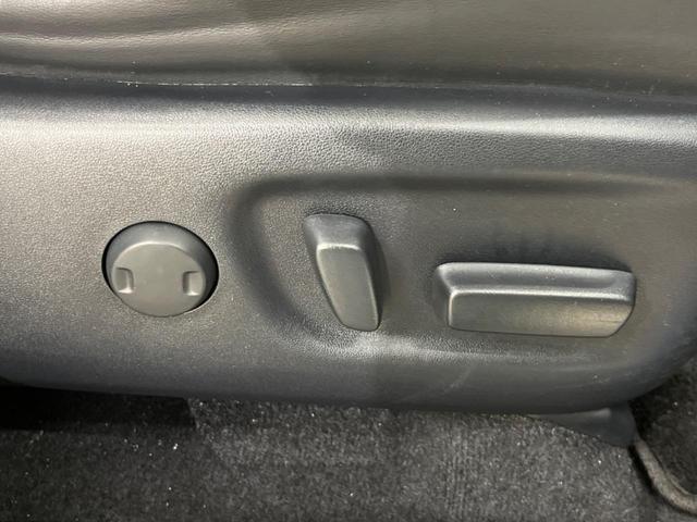 ハリアー プレミアム 4WD SDナビ バックカメラ 寒冷地仕様 レーダークルーズ 禁煙車 電動リアゲート レザーシート パワーシート コーナーセンサー スマートキー LEDヘッド ETC 純正18インチアルミ(7枚目)