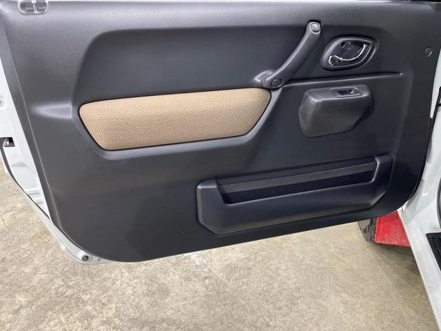 ジムニー ランドベンチャー　４ＷＤ　ＭＴ車　禁煙車　レザー調シート　シートヒーター　純正１６インチアルミ　ＣＤ（42枚目）