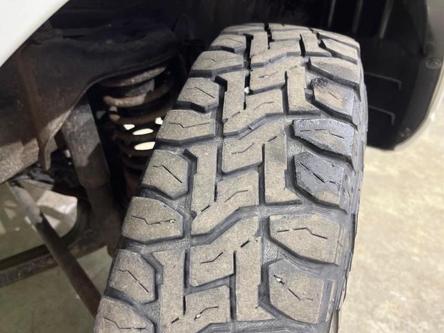 ジムニー ランドベンチャー　４ＷＤ　ＭＴ車　禁煙車　レザー調シート　シートヒーター　純正１６インチアルミ　ＣＤ（50枚目）