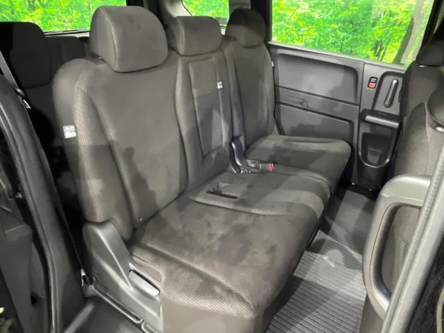 フリード Ｇ　ジャストセレクション　４ＷＤ　電動スライドドア　純正ＳＤナビ　バックカメラ　寒冷地仕様　禁煙車　スマートキー　ＨＩＤヘッド　ビルトインＥＴＣ　オートエアコン　Ｂｌｕｅｔｏｏｔｈ　ＣＤ　ＤＶＤ再生　地デジ（9枚目）