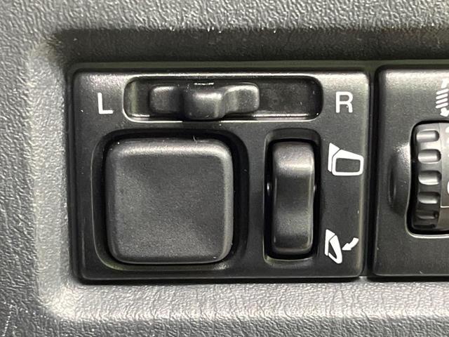 ジムニー クロスアドベンチャー 4WD MT車 SDナビ 禁煙車 レザーシート シートヒーター 純正16インチアルミ CD DVD再生 地デジ(29枚目)