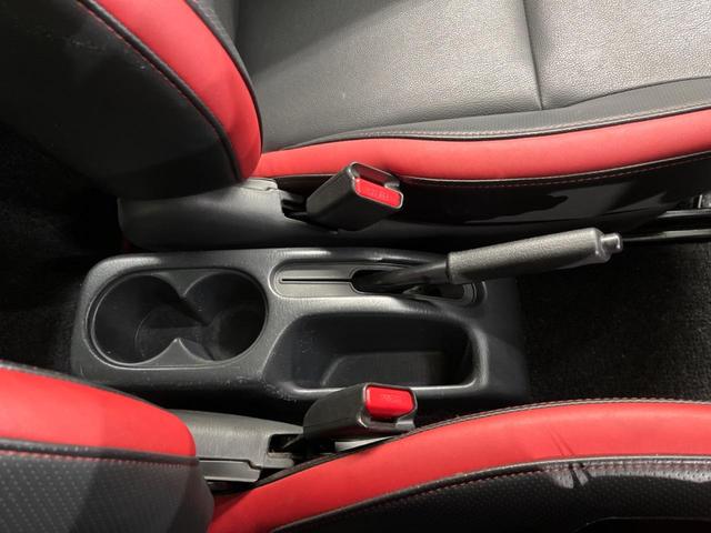 ジムニー クロスアドベンチャー 4WD MT車 SDナビ 禁煙車 レザーシート シートヒーター 純正16インチアルミ CD DVD再生 地デジ(38枚目)