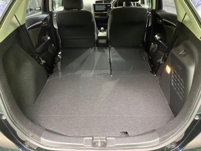 フィットハイブリッド Ｆ　４ＷＤ　純正ＳＤナビ　バックカメラ　寒冷地仕様　衝突被害軽減システム　ドラレコ　スマートキー　ＬＥＤヘッド　ビルトインＥＴＣ　オートライト　オートエアコン　Ｂｌｕｅｔｏｏｔｈ　ＣＤ　ＤＶＤ再生（10枚目）