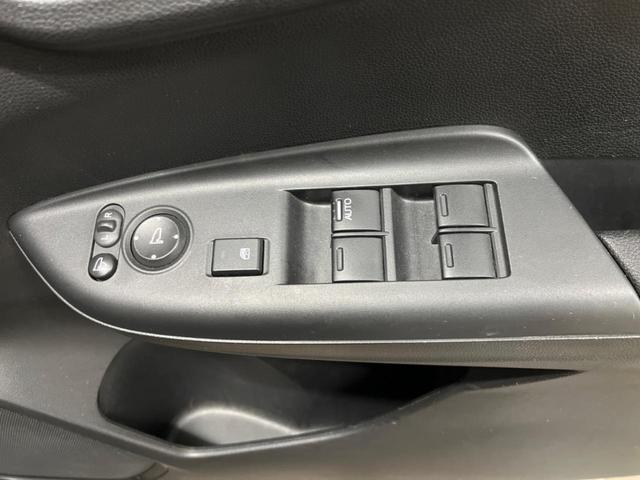 フィットハイブリッド Ｆ　４ＷＤ　純正ＳＤナビ　バックカメラ　寒冷地仕様　衝突被害軽減システム　ドラレコ　スマートキー　ＬＥＤヘッド　ビルトインＥＴＣ　オートライト　オートエアコン　Ｂｌｕｅｔｏｏｔｈ　ＣＤ　ＤＶＤ再生（39枚目）