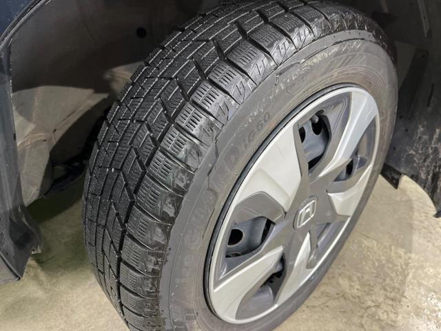 フィットハイブリッド Ｆ　４ＷＤ　純正ＳＤナビ　バックカメラ　寒冷地仕様　衝突被害軽減システム　ドラレコ　スマートキー　ＬＥＤヘッド　ビルトインＥＴＣ　オートライト　オートエアコン　Ｂｌｕｅｔｏｏｔｈ　ＣＤ　ＤＶＤ再生（44枚目）