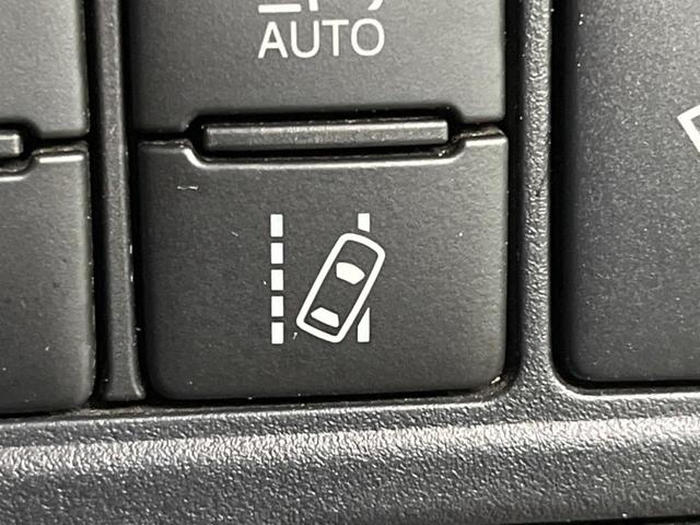 ヴォクシー ＺＳ　煌ＩＩ　４ＷＤ　両側電動ドア　ＳＤナビ　後席モニター　バックカメラ　寒冷地仕様　衝突被害軽減システム　禁煙車　ドラレコ　コーナーセンサー　ＬＥＤヘッド　純正１６インチアルミ　オートハイビーム（32枚目）