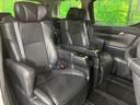 後部座席も気になるようなキズ・汚れやへたり等、大きなダメージはなく、良好な状態です。