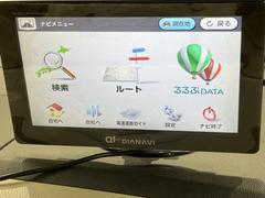 【ナビゲーション】使いやすいナビで目的地までしっかり案内してくれます。各種オーディオ再生機能も充実しており、お車の運転がさらに楽しくなります！！ 3