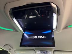 【フリップダウンモニター】大画面モニターで後席でもエンタメをお楽しみいただけます。小さなお子様にも大人気の装備です♪ 5